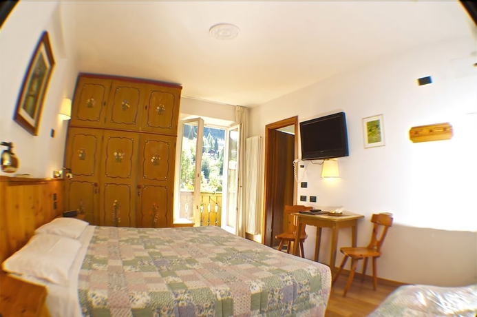 Imagen de la habitación del Hotel Laurino. Foto 9