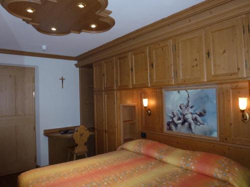 Imagen de la habitación del Hotel Laurino, Pozza di Fassa. Foto 9