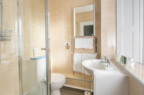 Imagen de la habitación del Hotel Lauriston. Foto 9