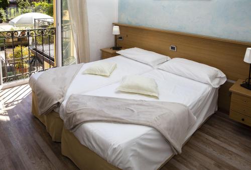 Imagen de la habitación del Hotel Lauro. Foto 6