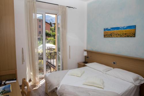 Imagen de la habitación del Hotel Lauro. Foto 8