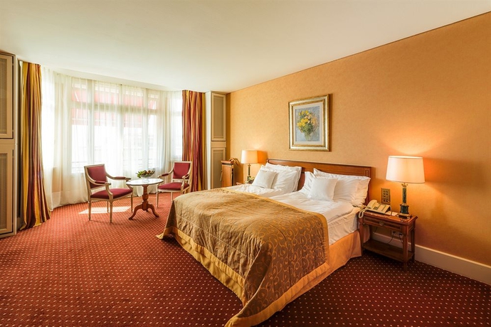 Imagen de la habitación del Hotel Lausanne Palace. Foto 4