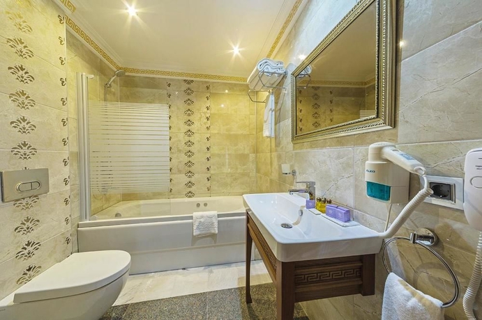 Imagen de la habitación del Hotel Lausos Palace. Foto 7