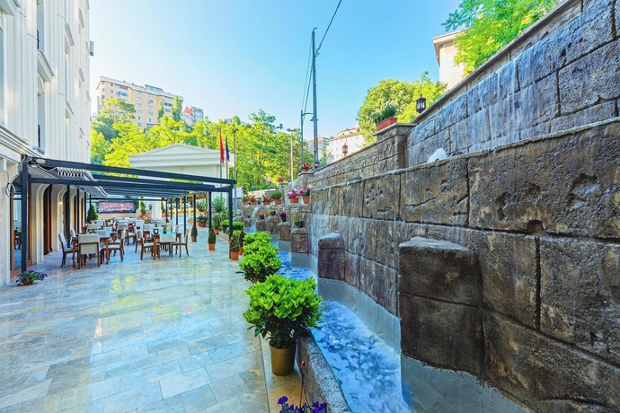 Imagen de los exteriores del Hotel Lausos Palace. Foto 14
