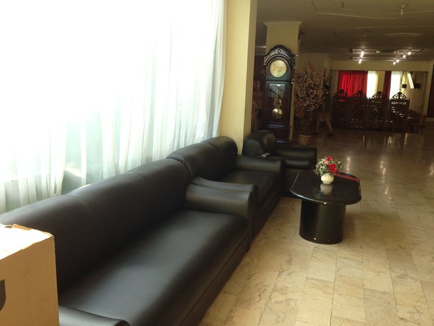 Imagen de los interiores del Hotel Lautze Indah. Foto 4