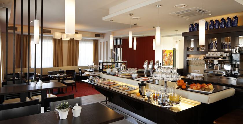 Imagen del bar/restaurante del Hotel Lava Inn. Foto 2