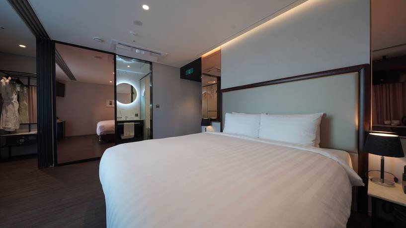 Imagen de la habitación del Hotel Lavalse. Foto 7