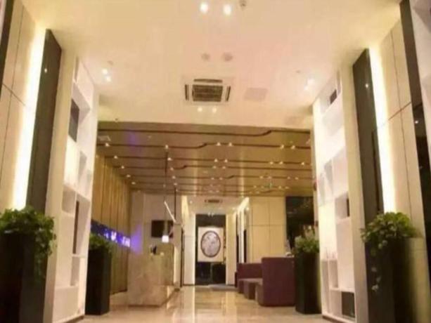 Imagen de los interiores del Hotel Lavande Hotel Yichang Dong Shan Street Branch. Foto 5