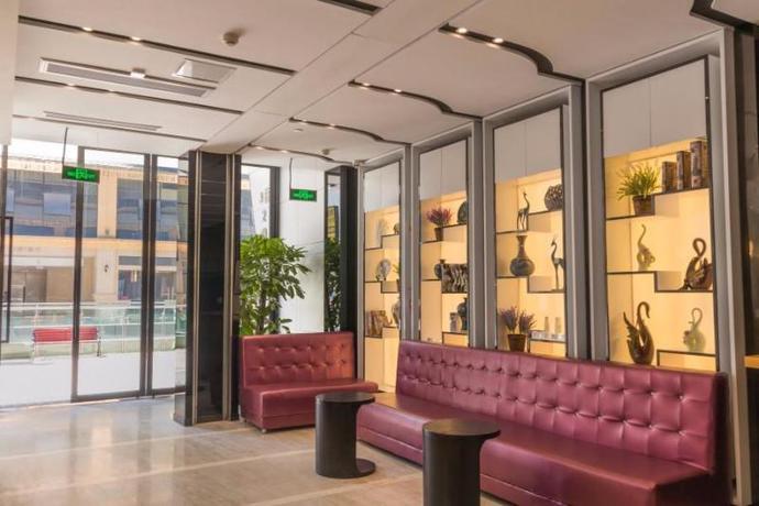 Imagen de los interiores del Hotel Lavande Luzhou Jiale Century City. Foto 7