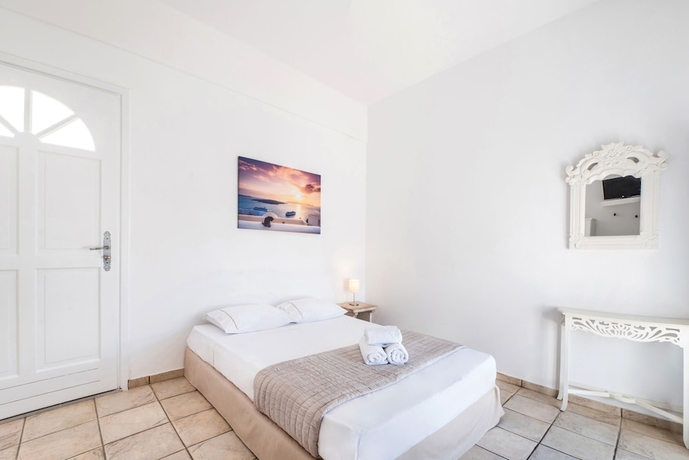 Imagen de la habitación del Hotel Lavarock Villa. Foto 16