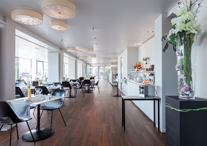 Imagen del bar/restaurante del Hotel Lavaux. Foto 2