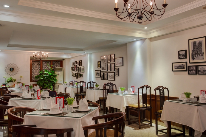 Imagen del bar/restaurante del Hotel Lavender Central and Spa. Foto 2