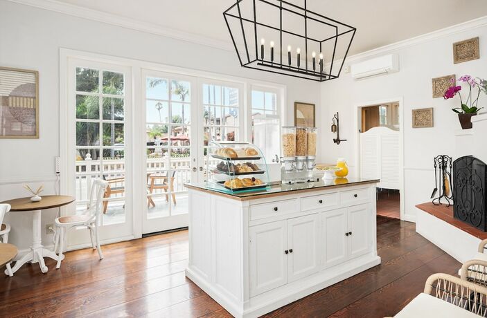 Imagen general del Hotel Lavender Inn by the Sea. Foto 3