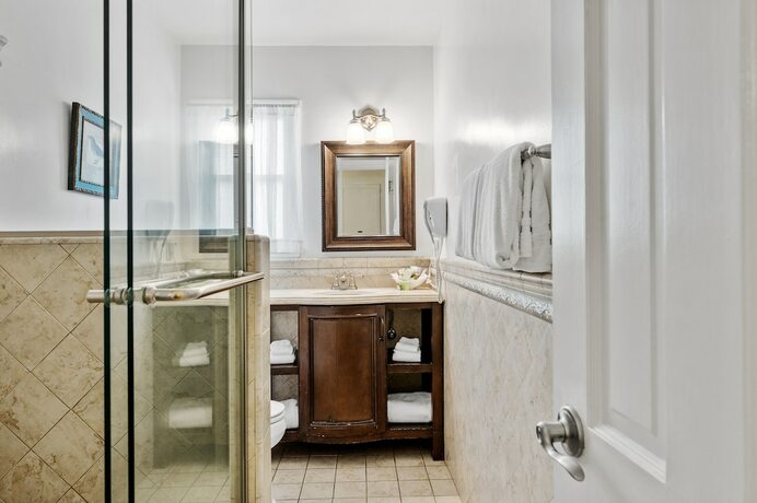 Imagen general del Hotel Lavender Inn by the Sea. Foto 7