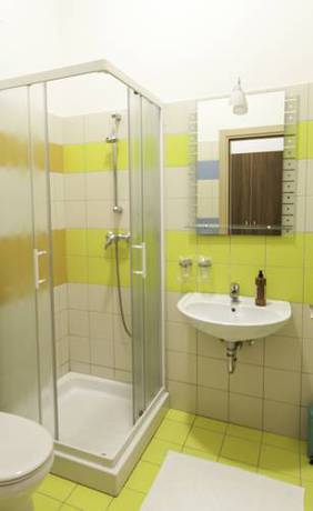 Imagen de la habitación del Hotel Lavender - Oleander Resort. Foto 6