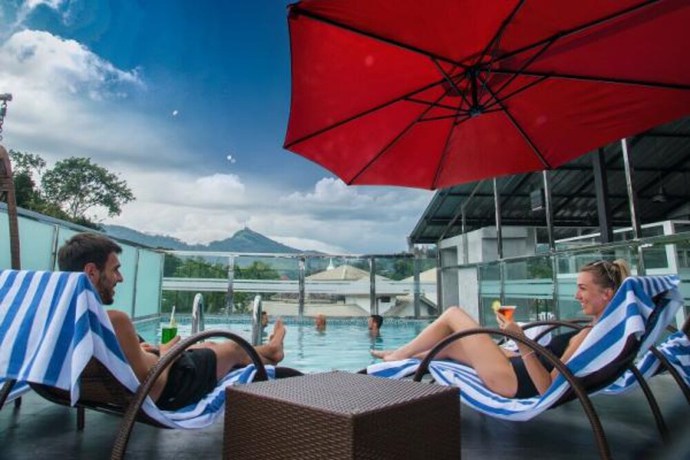 Imagen de la piscina del Hotel Lavendish Hills Kandy. Foto 10