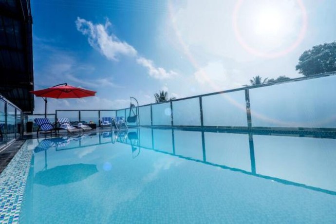 Imagen de la piscina del Hotel Lavendish Hills Kandy. Foto 11