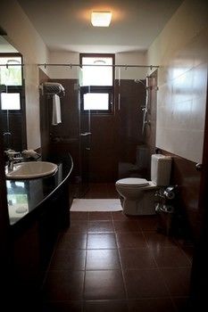 Imagen de la habitación del Hotel Lavendish Okrin. Foto 8