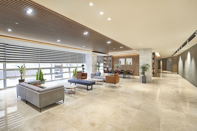 Imagen de los interiores del Hotel Lavi de Atlan. Foto 17