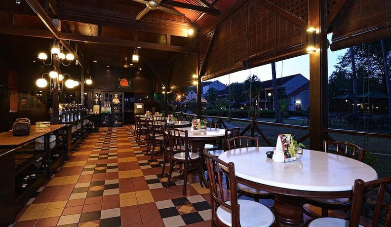 Imagen del bar/restaurante del Hotel Lavilla By Holiday Villa Cherating. Foto 2