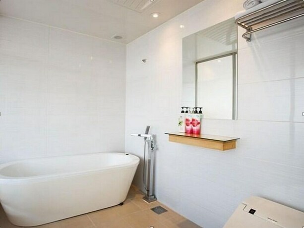 Imagen de la habitación del Hotel Lavilla Hotel. Foto 25