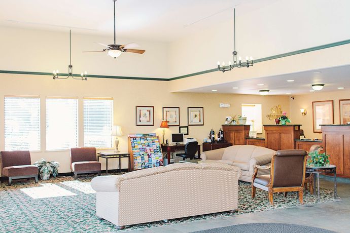 Imagen de los interiores del Hotel Lavissh Inn & Suites. Foto 15