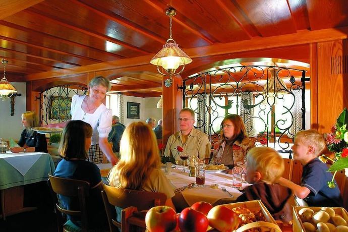 Imagen del bar/restaurante del Hotel Lawine. Foto 9