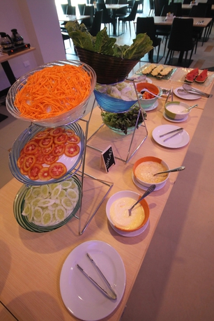 Imagen del bar/restaurante del Hotel Lawinta Pattaya. Foto 2