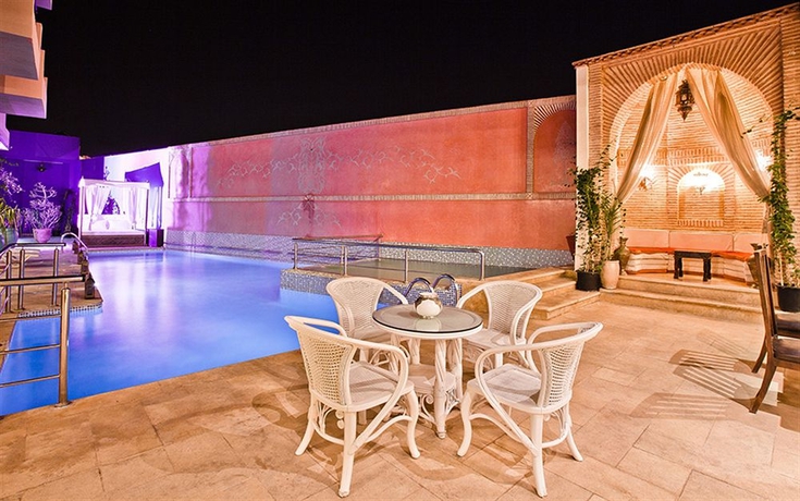 Imagen de la piscina del Hotel Lawrence D'arabie. Foto 6