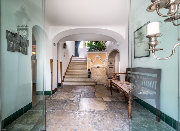 Imagen de los interiores del Hotel Lawrence's. Foto 19