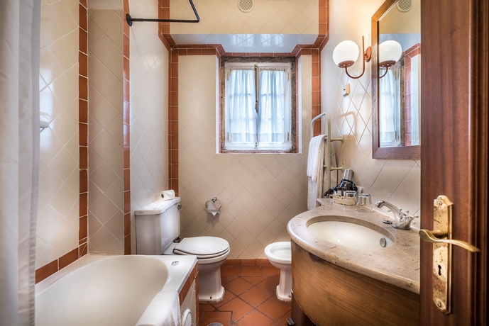 Imagen de la habitación del Hotel Lawrence's. Foto 16