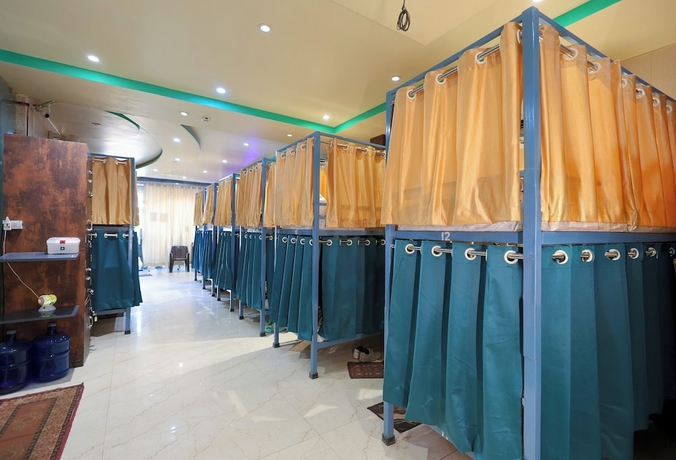 Imagen de la habitación del Hotel Laxmi Dormitory | 2 mins walk from Prem Mandir. Foto 4