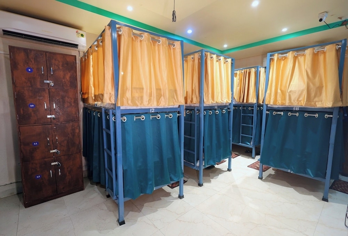 Imagen de la habitación del Hotel Laxmi Dormitory | 2 mins walk from Prem Mandir. Foto 7