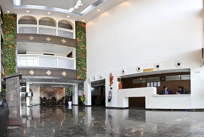 Imagen de los interiores del Hotel Laxmi Empire. Foto 16