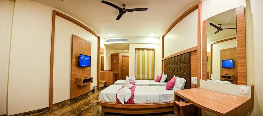 Imagen de la habitación del Hotel Laxmi Empire. Foto 12