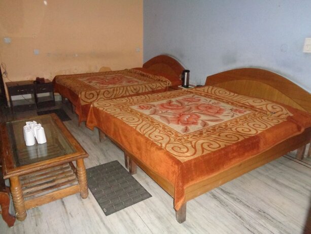 Imagen de la habitación del Hotel Laxmi Palace, Dehradun. Foto 21