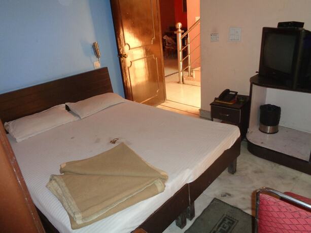 Imagen de la habitación del Hotel Laxmi Palace, Dehradun. Foto 28