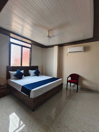 Imagen de la habitación del Hotel Laxmi Vilas. Foto 11