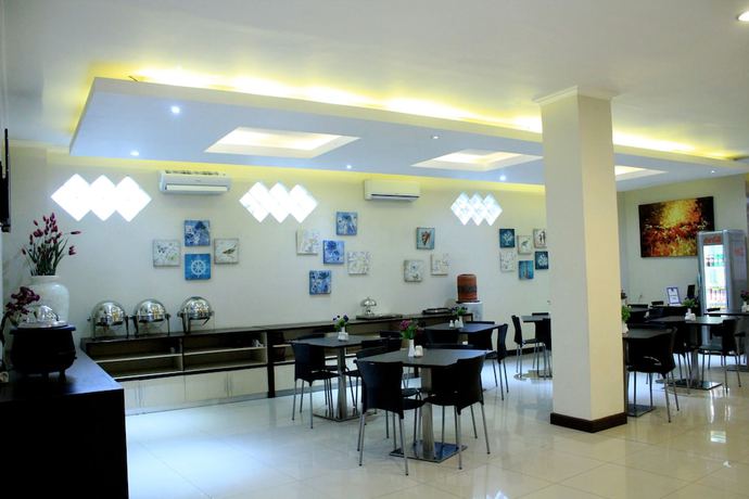 Imagen del bar/restaurante del Hotel Laxston By Front One. Foto 2