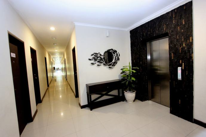 Imagen de los interiores del Hotel Laxston By Front One. Foto 13