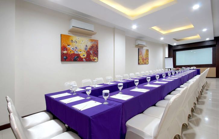 Imagen de los interiores del Hotel Laxston By Front One. Foto 15