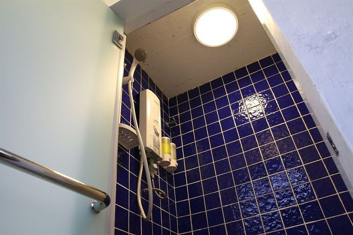 Imagen de la habitación del Hotel Layang Layang Guest House. Foto 9