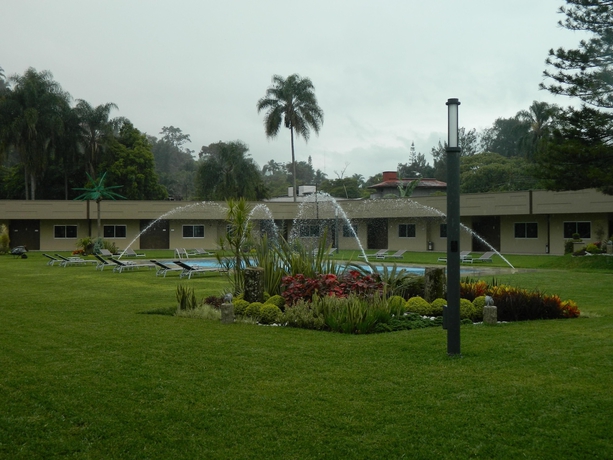 Imagen de la piscina del Hotel Layfer Express Y Inn Cordoba Veracruz Mexico. Foto 19