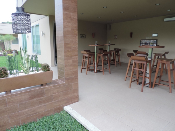 Imagen del bar/restaurante del Hotel Layfer Express Y Inn Cordoba Veracruz Mexico. Foto 4