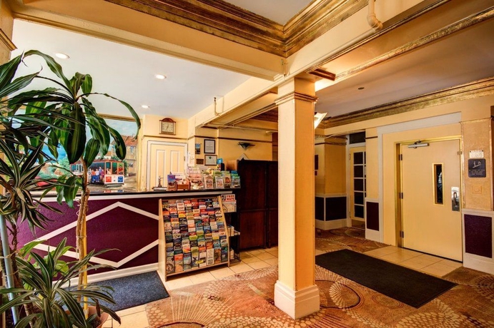 Imagen de los interiores del Hotel Layne. Foto 8