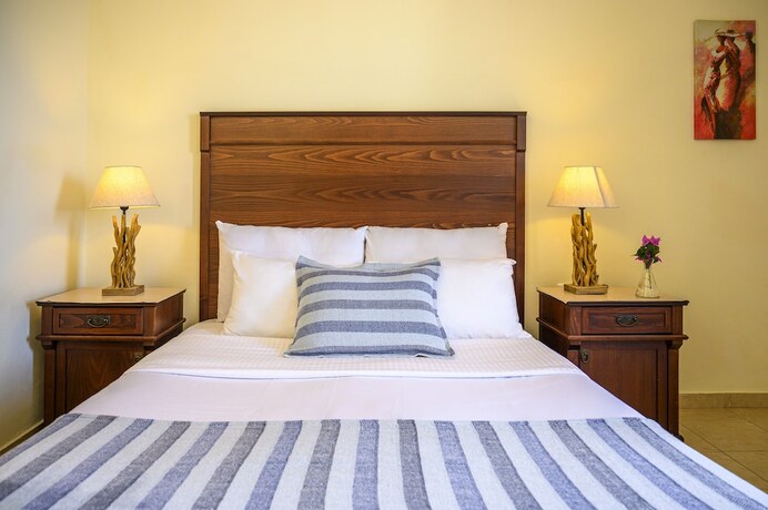 Imagen general del Hotel Laza Beach Inn. Foto 7