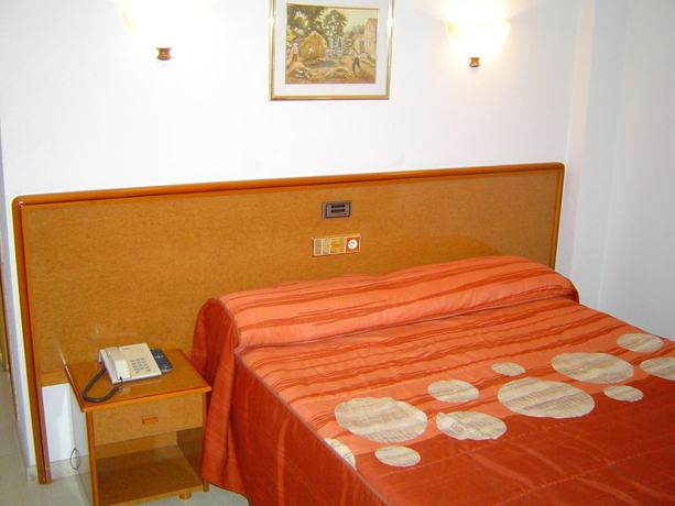Imagen de la habitación del Hotel Lazaro, Calamocha. Foto 13