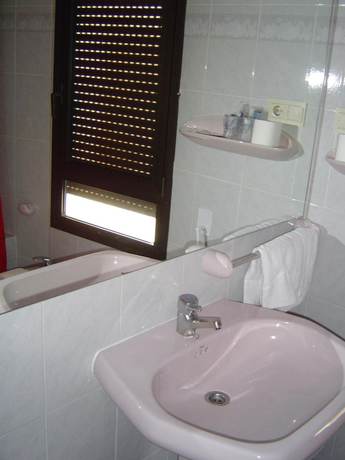 Imagen de la habitación del Hotel Lazaro, Calamocha. Foto 19