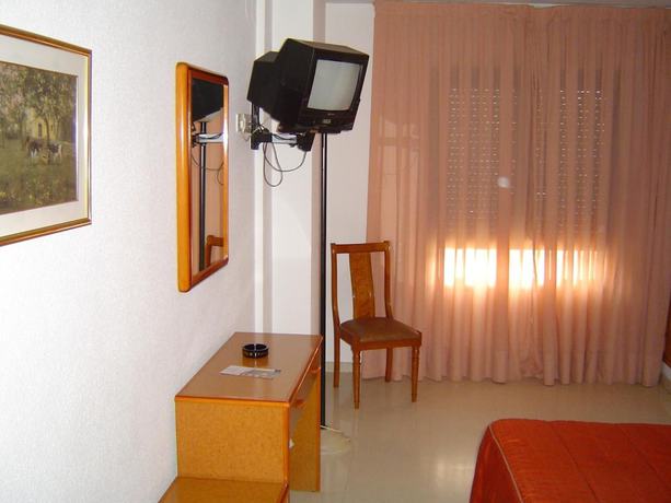 Imagen de la habitación del Hotel Lazaro, Calamocha. Foto 20
