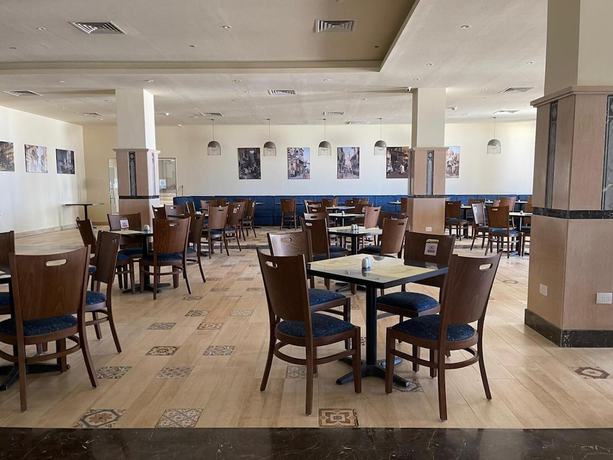 Imagen del bar/restaurante del Hotel Lazuli Marsa Alam. Foto 6